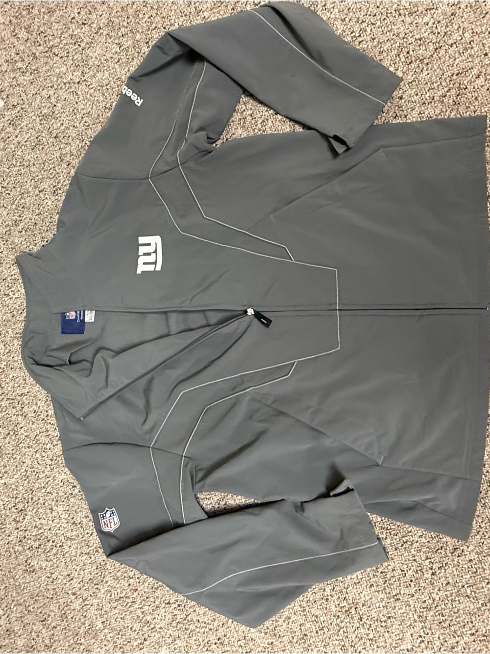 Reebok Men’s Gray New York Giants Zip-Front Rash Guard